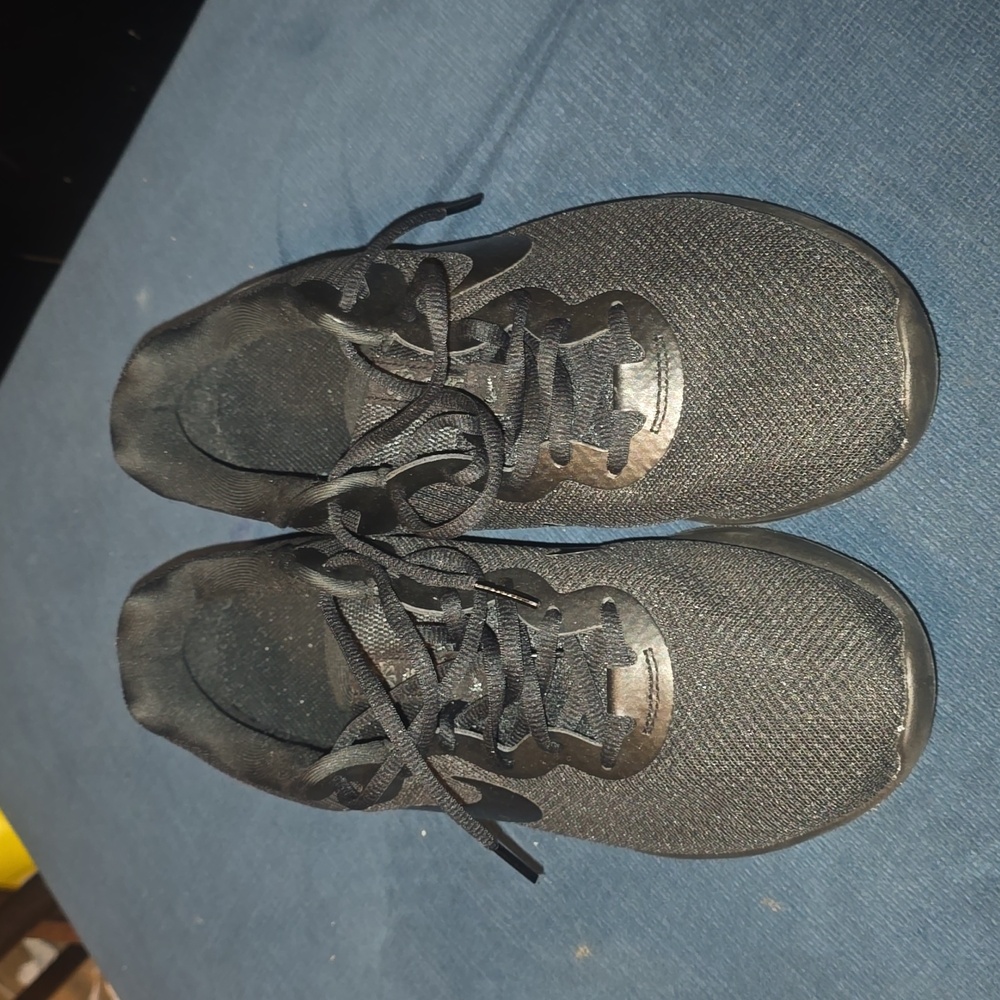 Nike Revolution 6